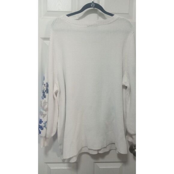 Lane Bryant Women's White with Embroidered Balloon Bell Sleeve Sweater 2… - Picture 5 of 7